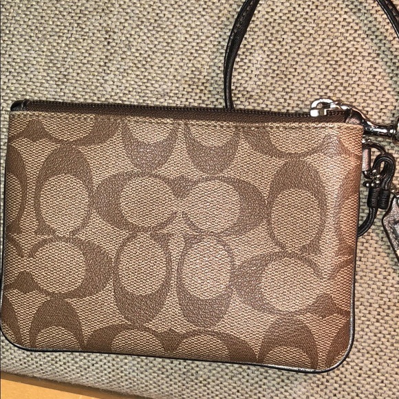 Authentic Coach wristlet - Picture 3 of 5